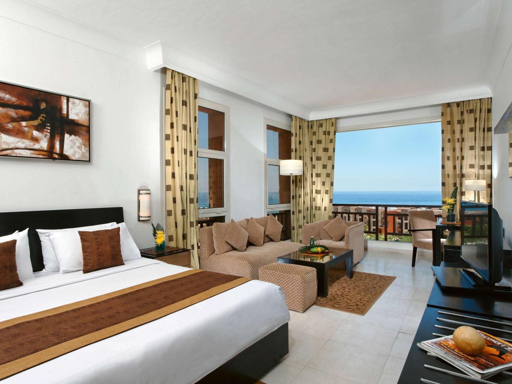 Moevenpick Resort El Sokhna Ajn-Szuhna Kültér fotó A typical hotel room